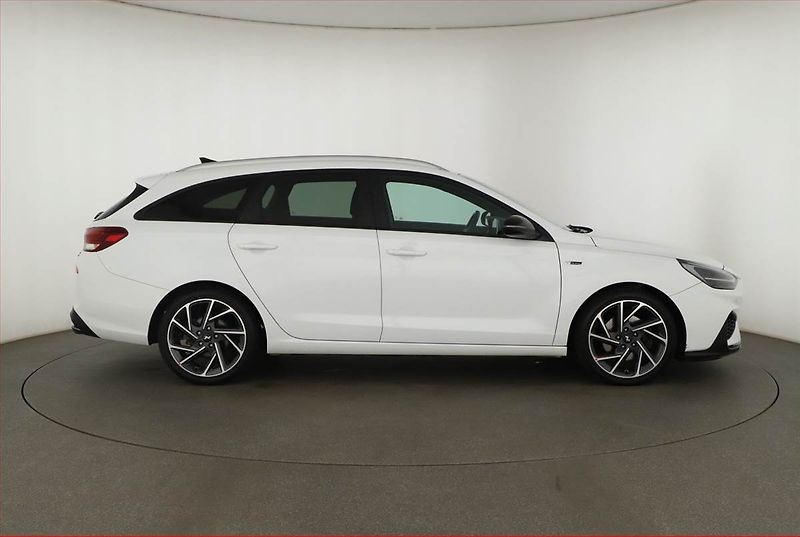 Hyundai i30 (2022) N-Line 1.5 T-GDI MHEV, ČR - fotka 6 z 21
