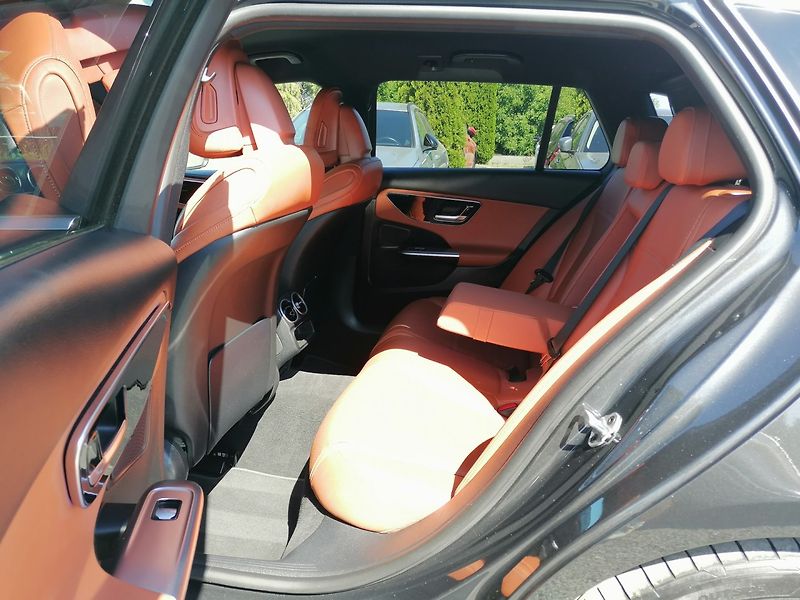 Mercedes-Benz Třídy C (2022) 200d 9G Luxury Line,Kůže - fotka 10 z 42
