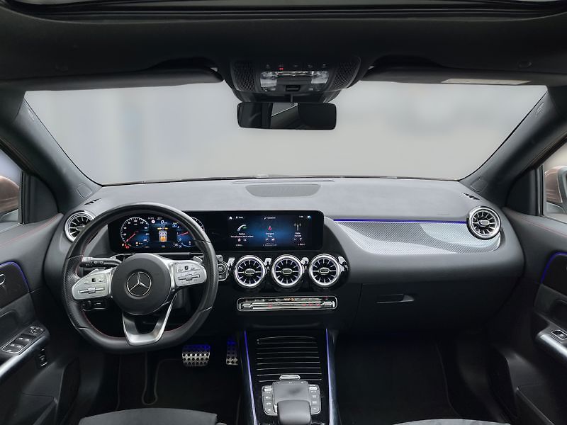 Mercedes-Benz GLA 250 4MATIC AMG Line Panorama - fotka 14 z 18