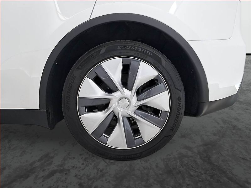 Tesla Model Y (2023) Long Range AWD 79kWh, SoH 91% - fotka 14 z 16