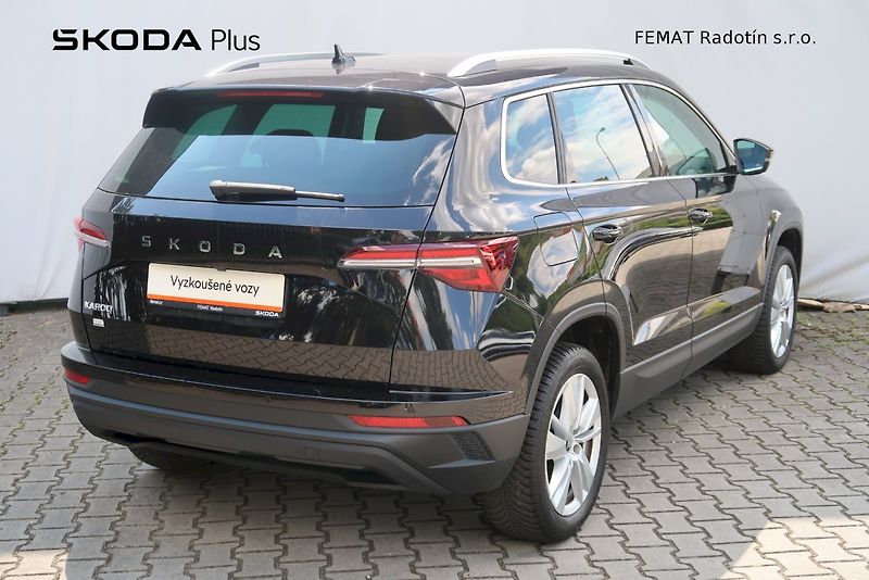 Škoda Karoq (2025) TOP Selection 1.5 TSI 110 kW - fotka 2 z 29