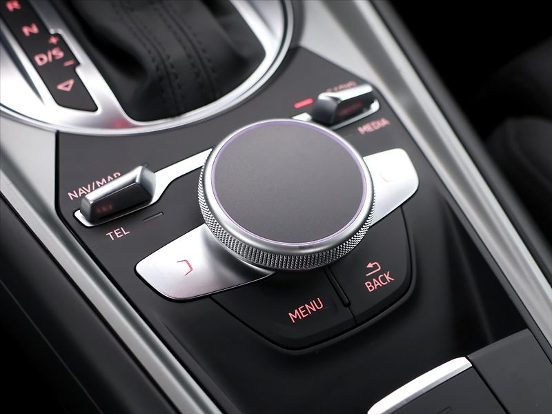 Audi TT 2,0 TFSI 169 kW S-tronic - fotka 22 z 32