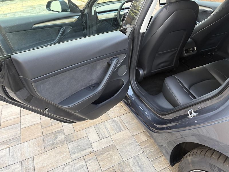Tesla Model 3 (2022) SR+60,LFP-6L, SOH 96% - fotka 9 z 14