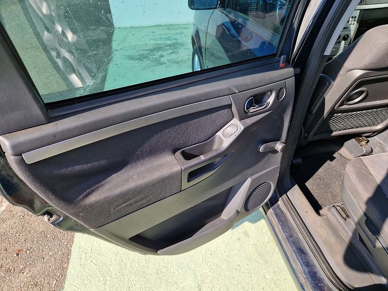Opel Meriva 1.6 16V Automat - fotka 21 z 28