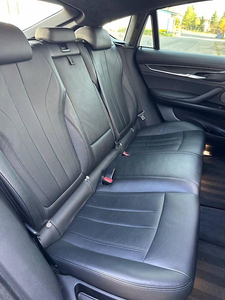 BMW X6 (2015) M50D F16 3.0D XDRIVE 360 - fotka 21 z 37