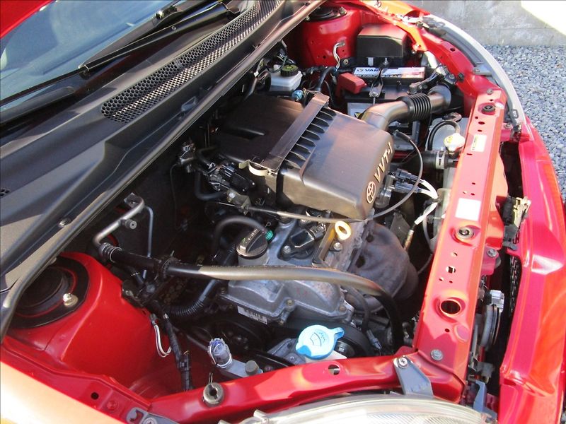 Toyota Yaris 1.0VVT-i Terra KLIMA - fotka 33 z 35