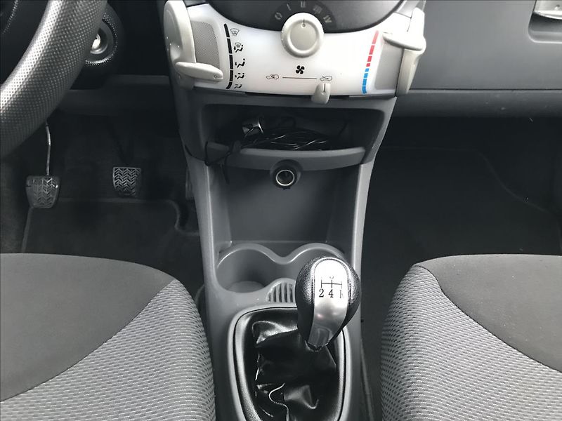 Toyota Aygo 1,0 - fotka 16 z 16