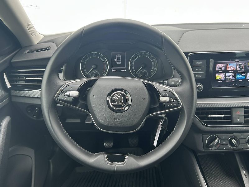 Škoda Scala Ambition 6MP 1,0TSI - fotka 11 z 22
