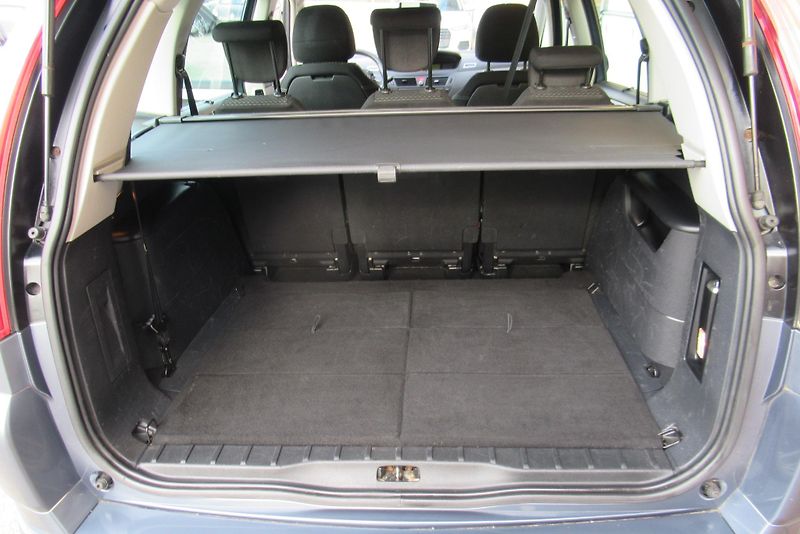 Citroën Grand C4 Picasso 1.6 HDi AUT. KLIMA 7 míst - fotka 15 z 19