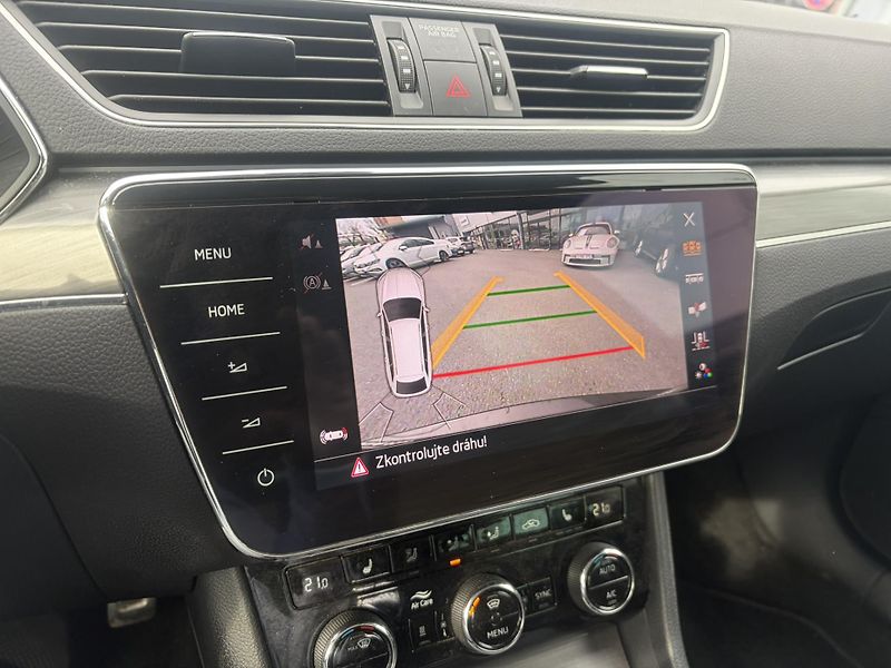 Škoda Superb 2.0TDi Scout DSG 140kW 4x4 - fotka 17 z 21