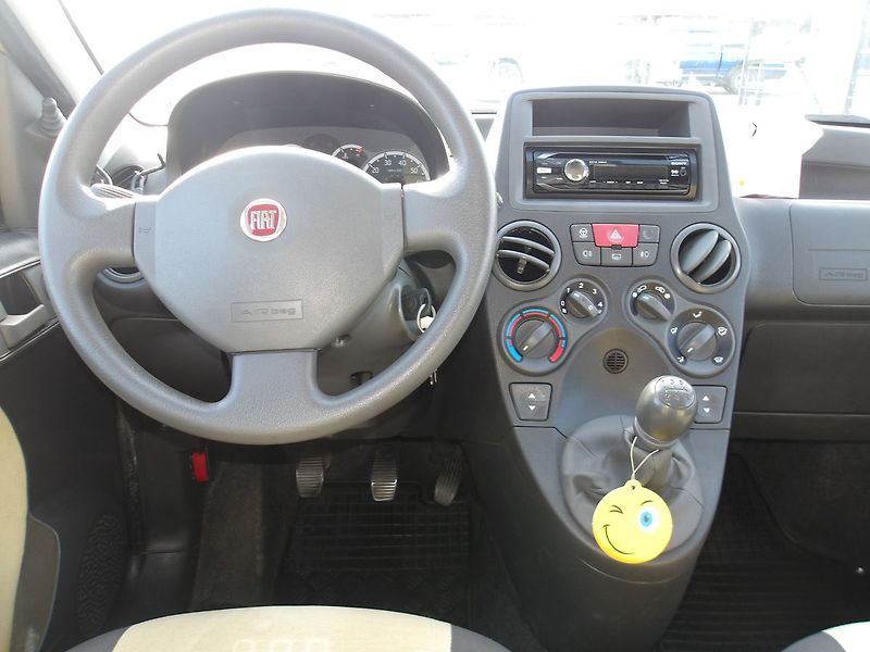 Fiat Panda 1,2i 44 kW ČR ! I.MAJ! - fotka 8 z 21