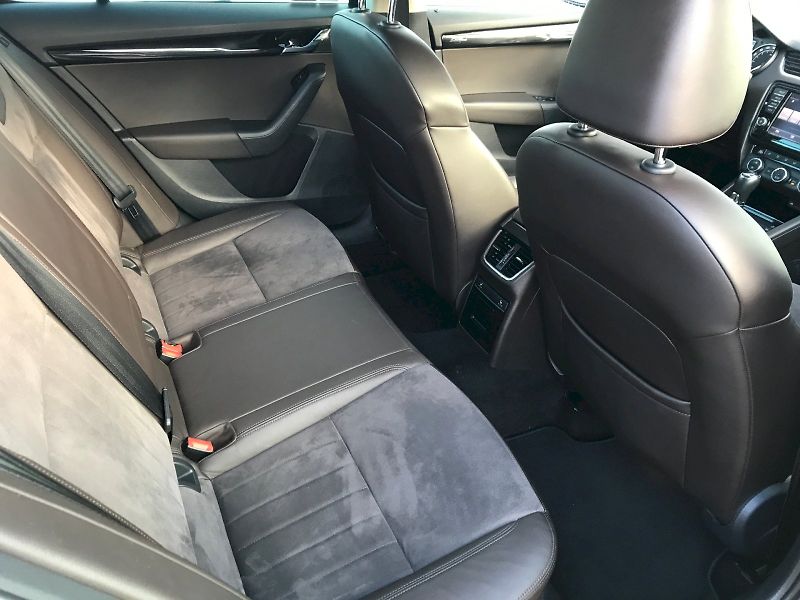 Škoda Octavia (2015) Laurin & Klement  2,0 TDI DSG - fotka 19 z 28
