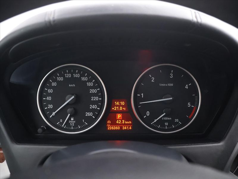 BMW X5 3,0 xDrive 40da 225kW 7-Míst - fotka 19 z 35