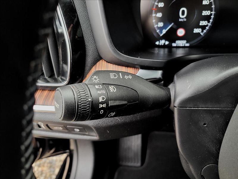 Volvo V60 2,0 T6 ,AWD,Inscription,kůže - fotka 21 z 50