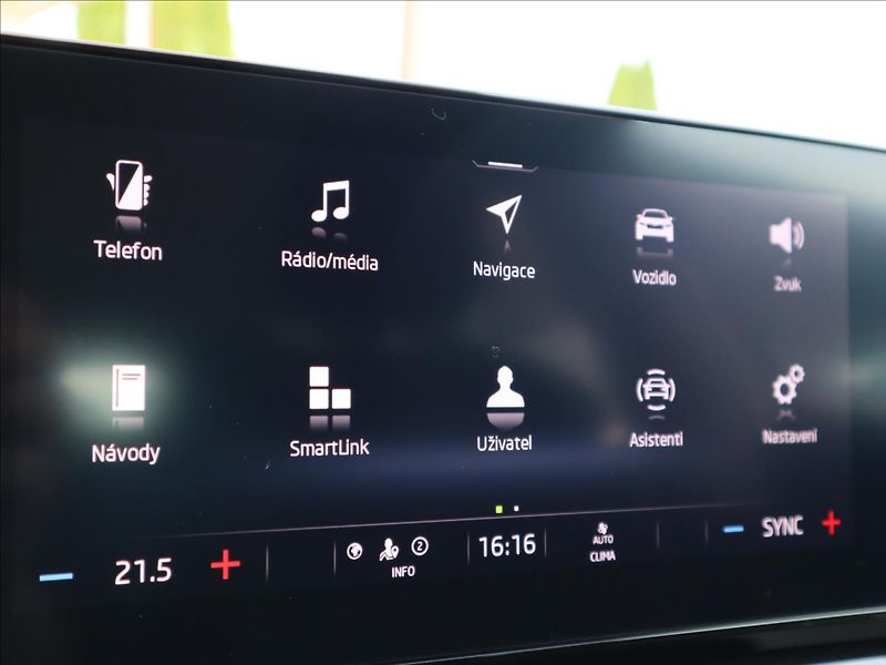 Škoda Octavia 1,5 TSi 110kW Selection ParkPi - fotka 26 z 38