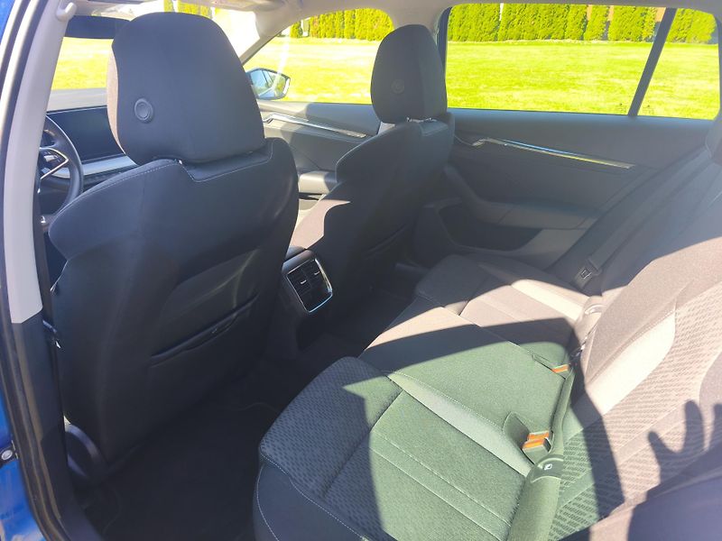 Škoda Octavia (2021) 1.5-TSI-110kw-SUPER STAV - fotka 12 z 27