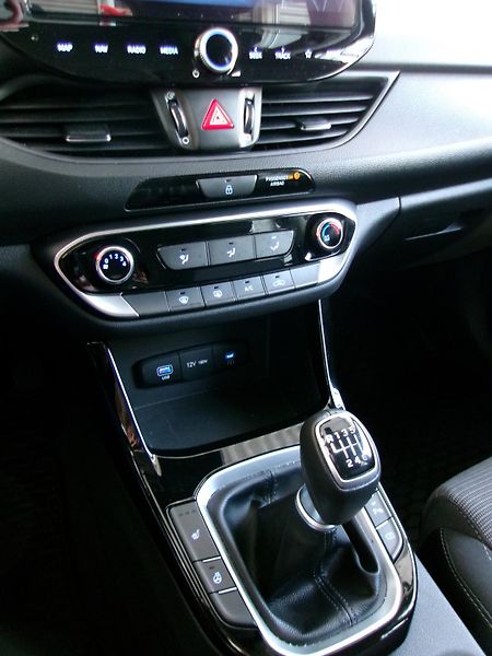 Hyundai i30 (2025) 1.5DPi 71kW Smart MT - fotka 15 z 16