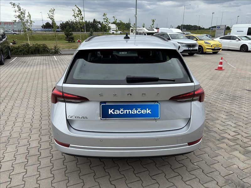 Škoda Octavia 2,0 TDI Ambition 85kW - fotka 4 z 43