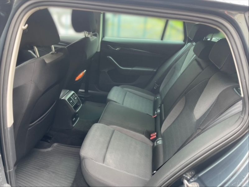 Škoda Octavia 2,0 TDI 110 Ambition DSG - fotka 8 z 11