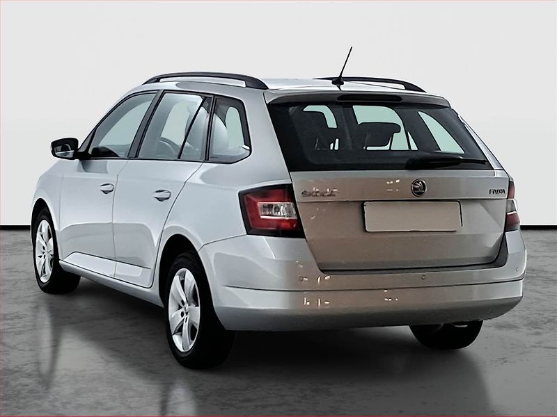 Škoda Fabia (2015) Style 1.2 TSI, Park. senzory - fotka 4 z 14