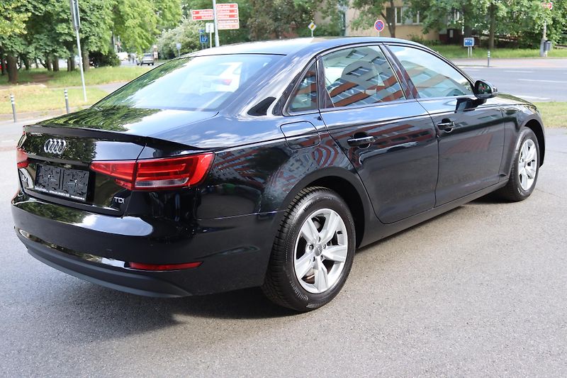 Audi A4 2.0TDI S-TRONIC SEDAN 110kW - fotka 10 z 50