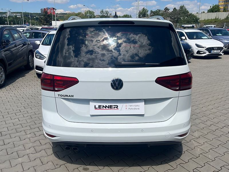 Volkswagen Touran 2.0 TDI/110kW Comfortline DSG - fotka 19 z 24