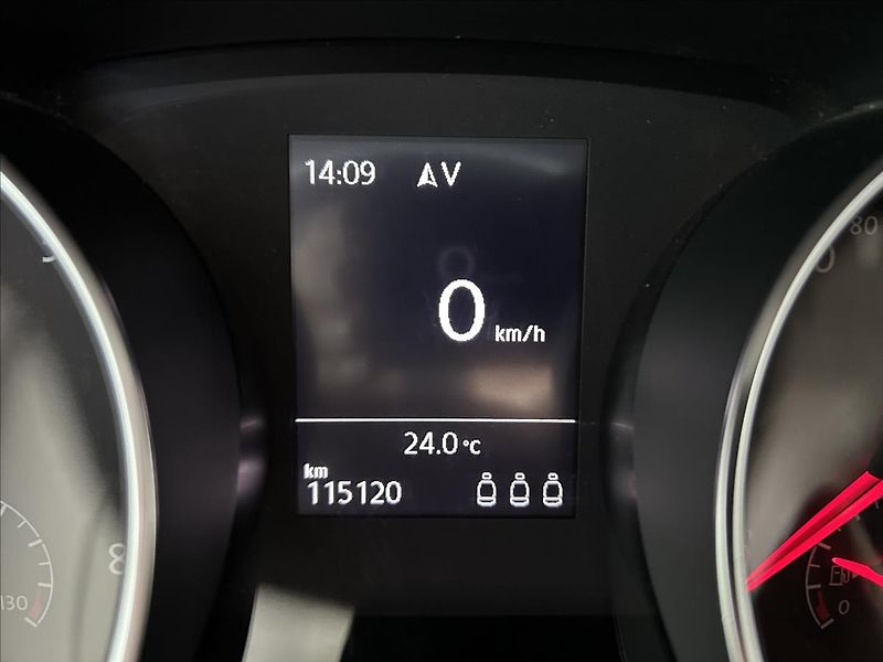 Volkswagen Touran 1,2   TSI 81kW,2.MAJ,SERVISKA - fotka 10 z 22