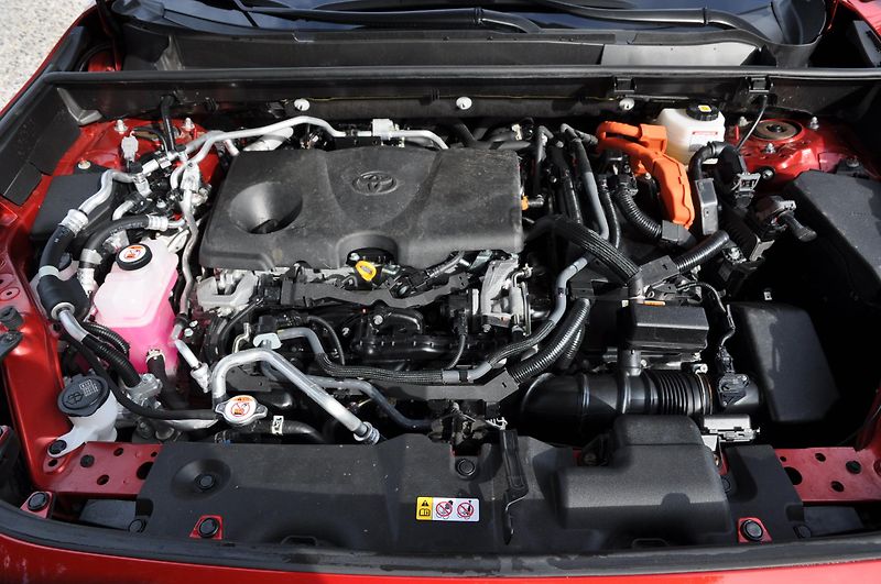 Toyota RAV4 2.5 PHEV 136kW 4x4 Selection - fotka 17 z 20