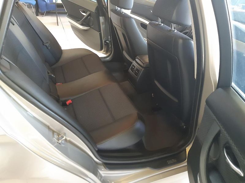 BMW Řada 3 320 XDRIVE  - fotka 20 z 22