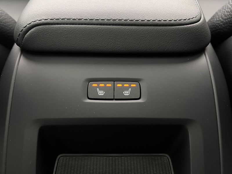 Volvo XC60 T6 AWD RECHARGE PLUS REZERVACE - fotka 21 z 46