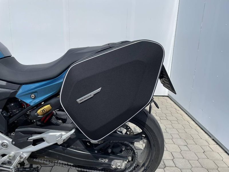 BMW (2025) F 900 R - fotka 10 z 13