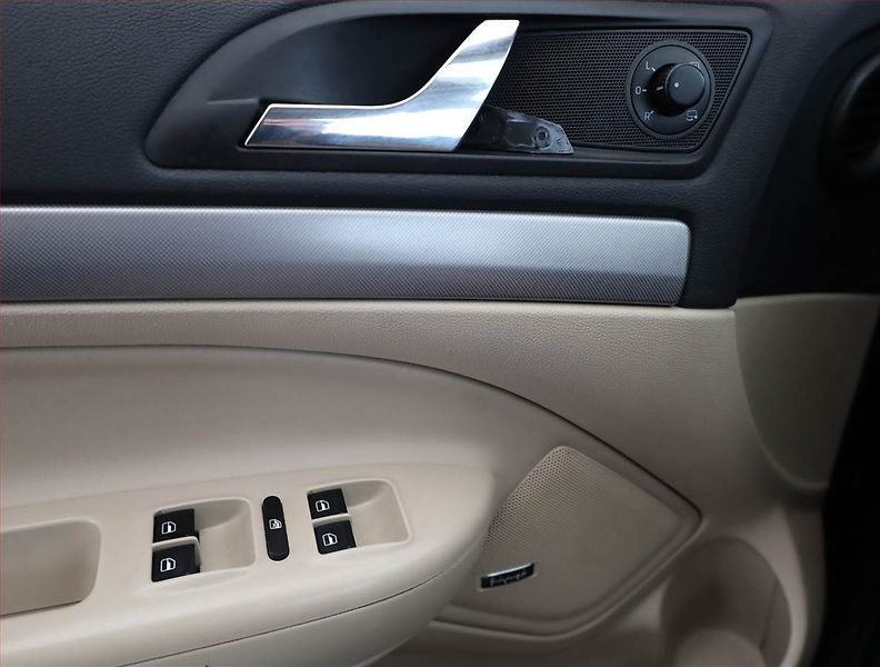 Škoda Octavia (2012) Elegance 1.8 TSI, Automat - fotka 12 z 14