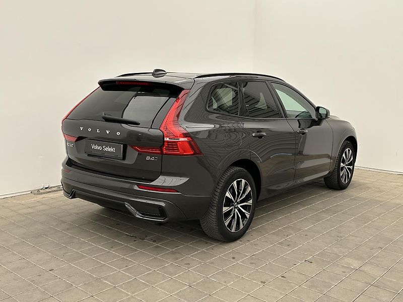 Volvo XC60 2.0  B4 4x4 PLUS  Black - fotka 6 z 32