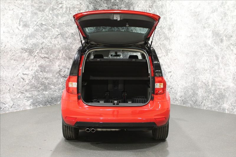 Škoda Yeti 2,0 TDI Monte Carlo rezervován - fotka 5 z 31