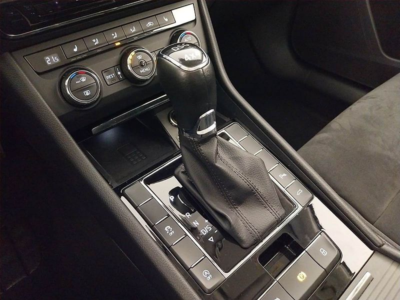 Škoda Superb (2015) Style Plus 2.0 TDI, 4X4 - fotka 13 z 23