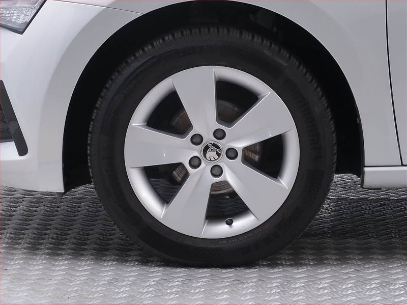 Volkswagen ID.3 (2020) 1st (62 kWh), SoH 89% - fotka 12 z 28