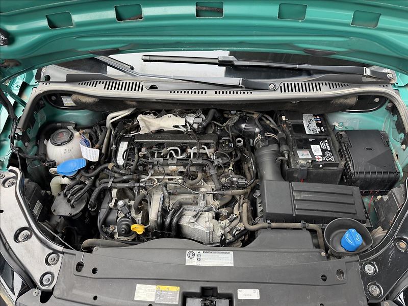 Volkswagen Caddy 2,0 TDI 5míst NAVIGACE - fotka 11 z 23