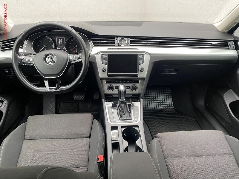 Volkswagen Passat (2015) 1.6TDi, DSG, LED - fotka 8 z 19