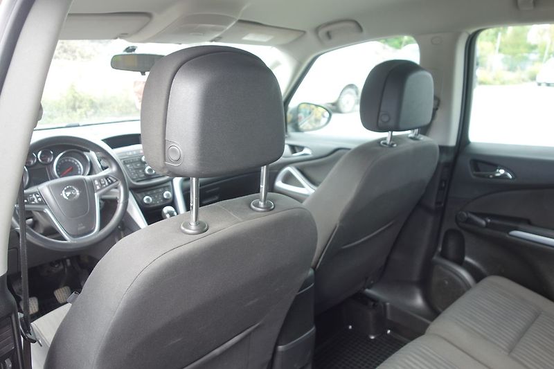 Opel Zafira 2,0DCi 96kW ČR ! 7 MÍST ! - fotka 24 z 38