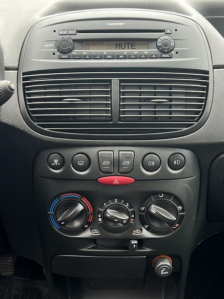 Fiat Punto (2009) - fotka 6 z 23