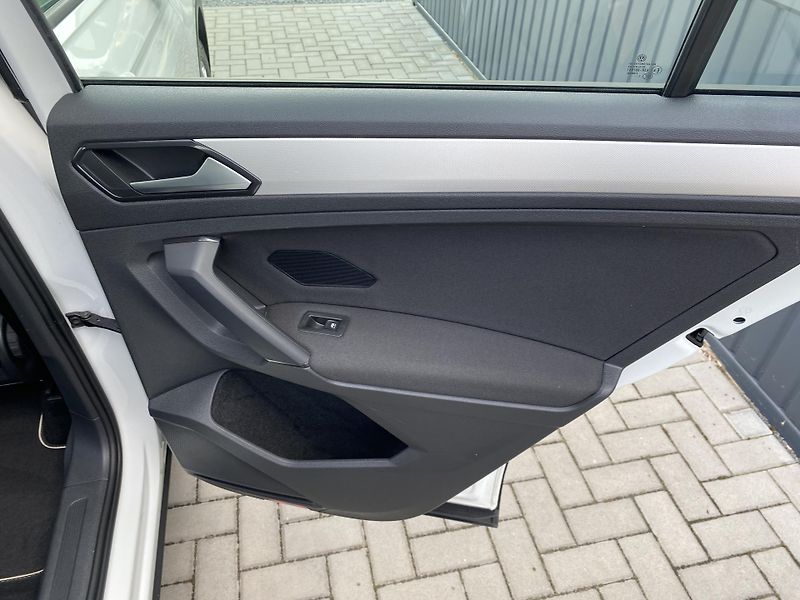 Volkswagen Tiguan 1.4 TSI 92kW -1xMAJ.-ALU-TAŽNÉ - fotka 36 z 46
