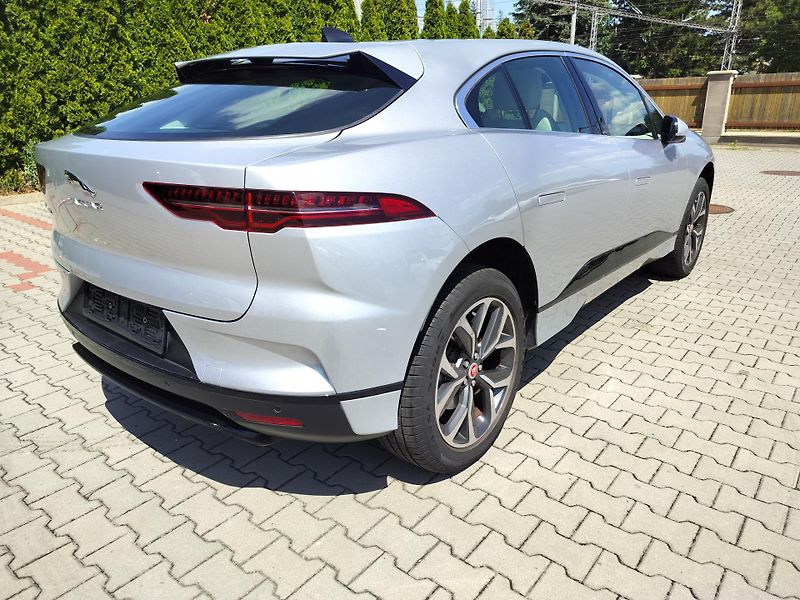 Jaguar I-Pace EV400 AWD HSE, navi, kůže     - fotka 7 z 36