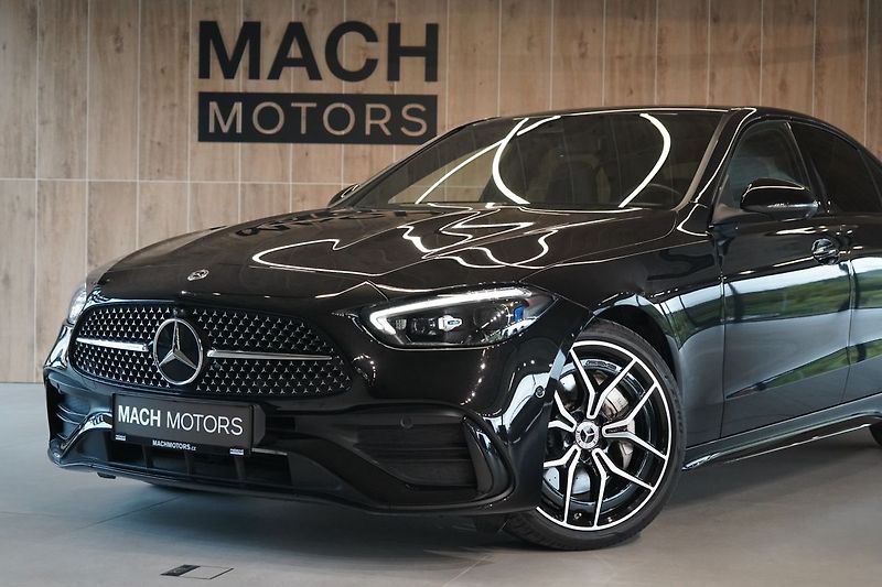 Mercedes-Benz Třídy C 300d 4MATIC AMG, Panorama, HUD - fotka 2 z 50