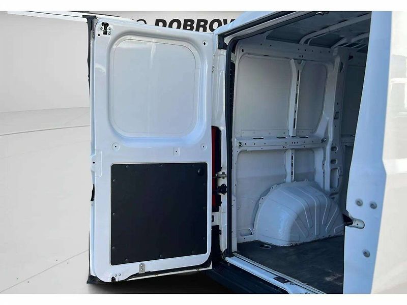 Opel Movano Van 2.2 CDTi 3300 L1H1 MT6 (88 - fotka 38 z 43