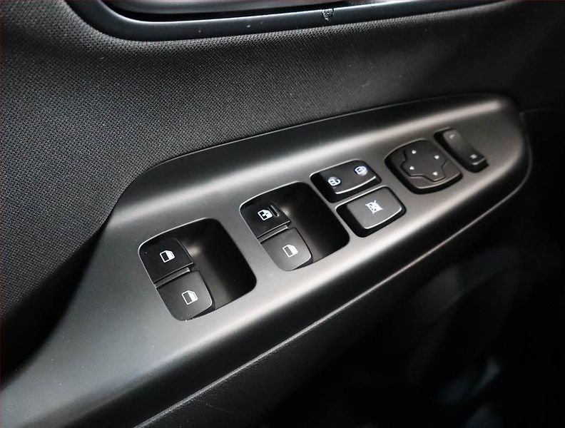 Hyundai Kona (2022) 1.6 T-GDI - fotka 21 z 23