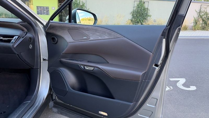 Lexus RX 450h plus 450H+ 2,5 PHEV LUXURY - fotka 29 z 31