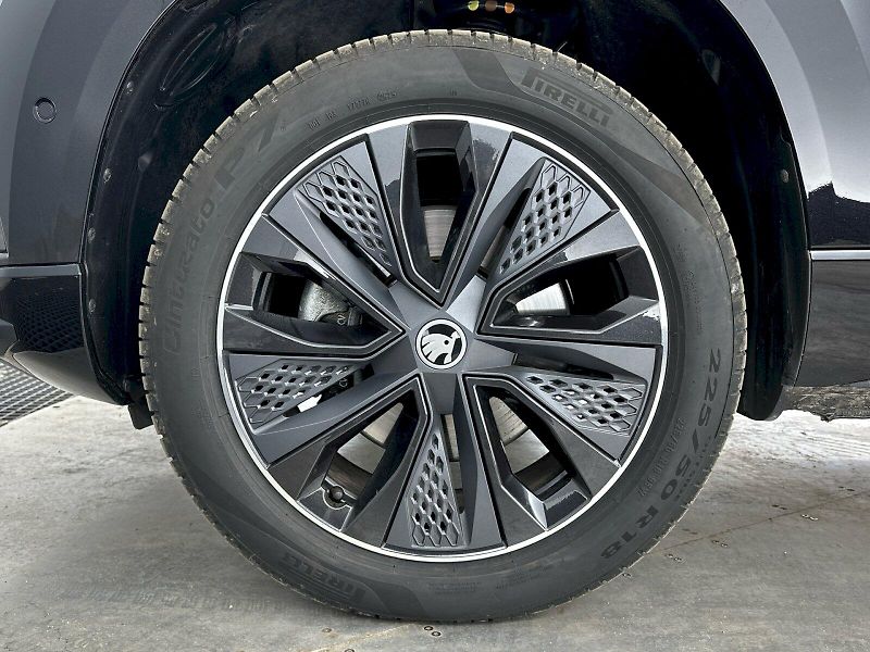 Škoda Karoq (2025) DSG 2.0TDI 110kW 4x4 SportLine - fotka 33 z 33
