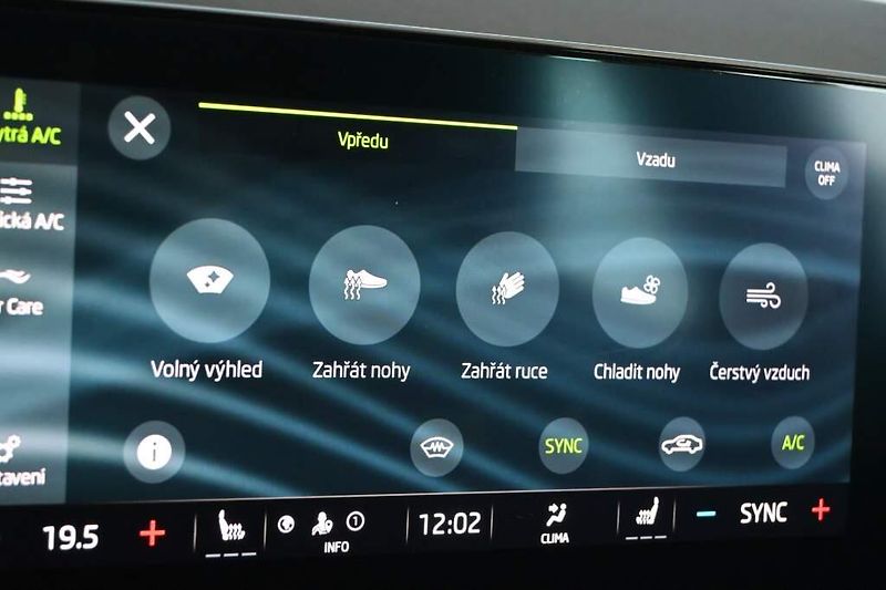 Škoda Octavia (2023) 2.0 LED TOUR VIRTUAL Tažné Nez - fotka 19 z 36
