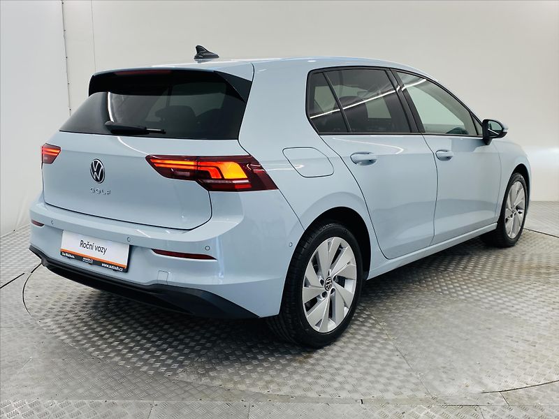 Volkswagen Golf 1,5 TSI 110 kW People - fotka 2 z 24