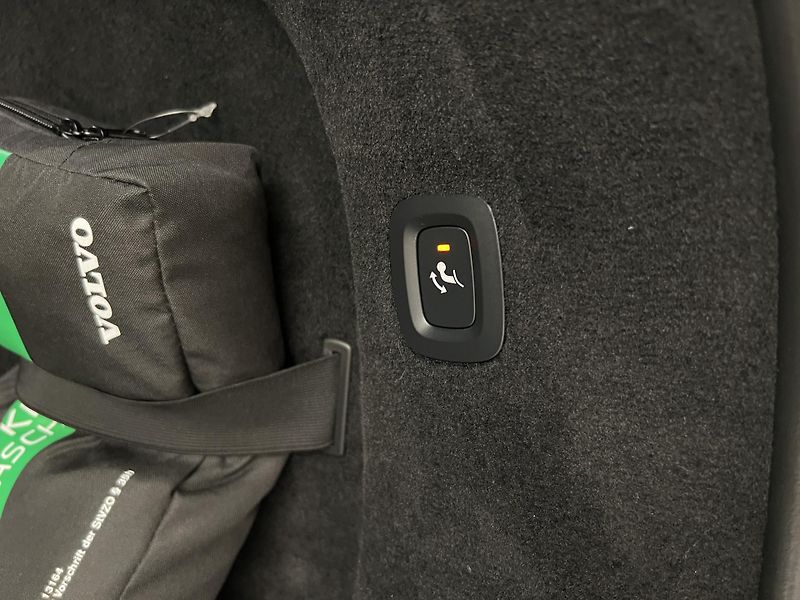 Volvo V90 CC B4 AWD PLUS AUT - fotka 43 z 45